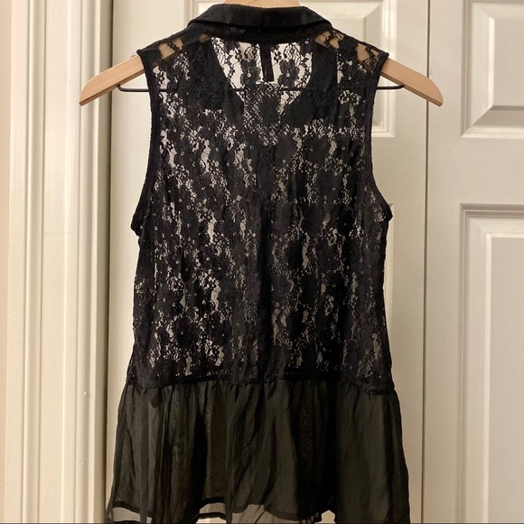 H&M | Sleeveless Lace Button-Up Top - Picture 7 of 9